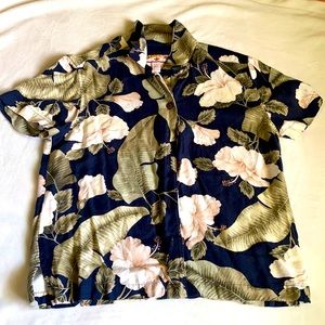 Aloha print collared shirt